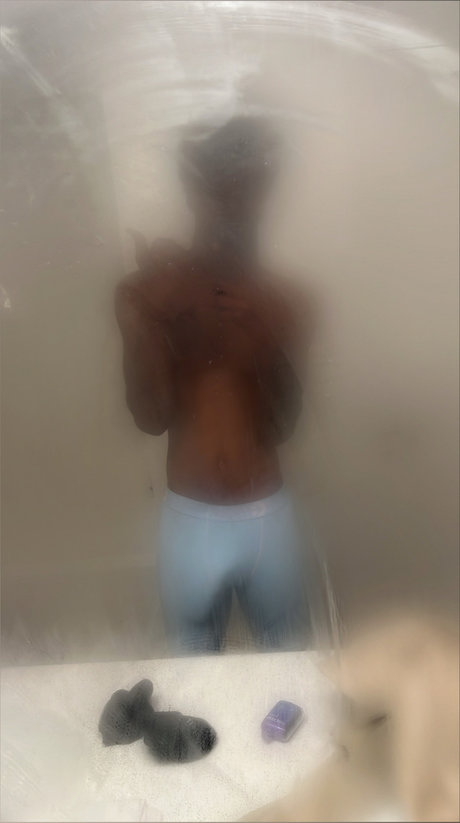 Naken läckt OnlyFans-bild av Discreet Dreams