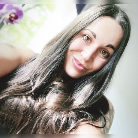Naken läckt OnlyFans-bild av Darklioness90