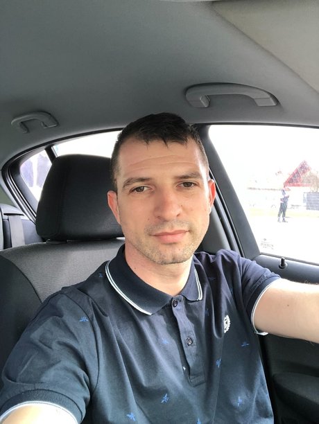 Обнаженная фотография утечки OnlyFans от Radu