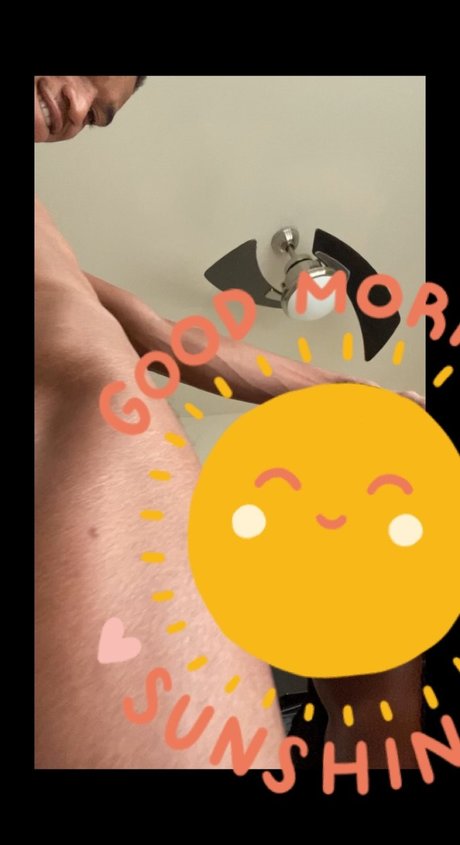 Naken läckt OnlyFans-bild av Xxdingodick