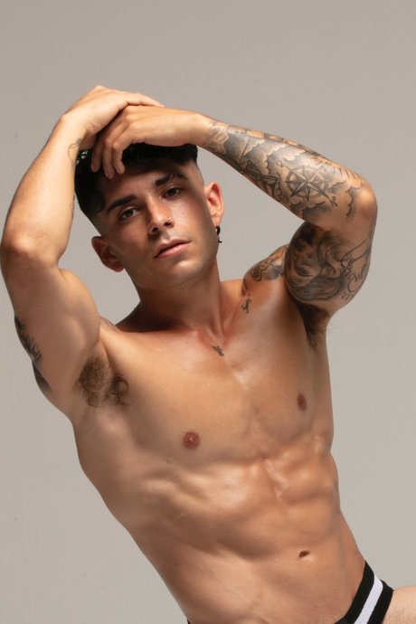 Naken läckt OnlyFans-bild av     