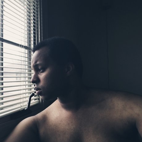 Naken läckt OnlyFans-bild av Ronald Atkinson