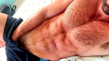 Naakte gelekte OnlyFans-foto van Roman Mercury