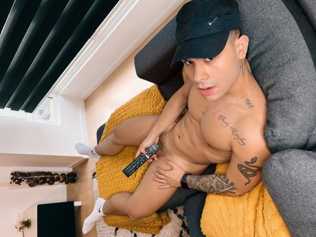 Naken läckt OnlyFans-bild av Robert