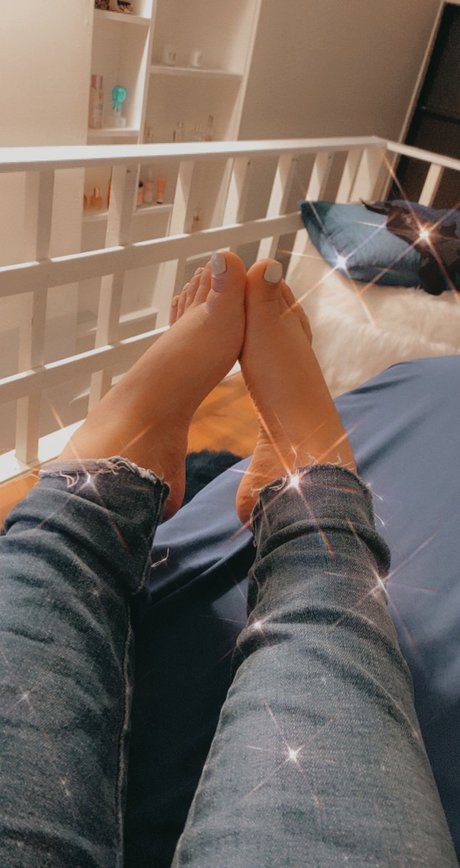 Naken läckt OnlyFans-bild av Reiana Love