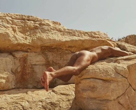 Naakte gelekte OnlyFans-foto van Autumn