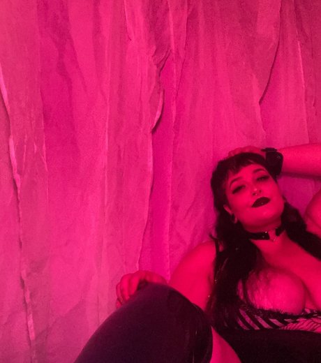 Обнаженная фотография утечки OnlyFans от Roxie