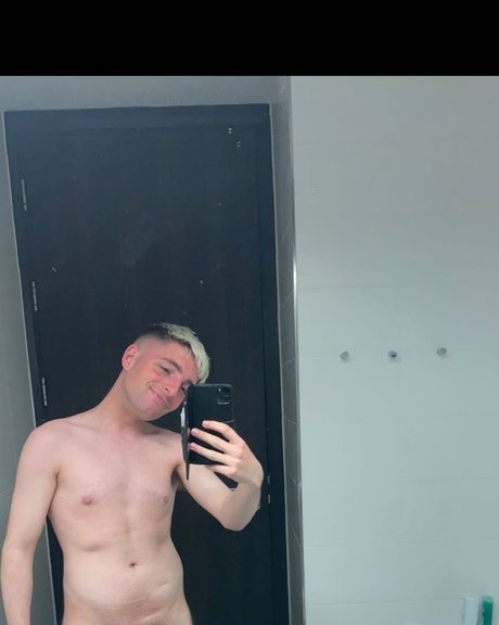 Naken läckt OnlyFans-bild av Ross
