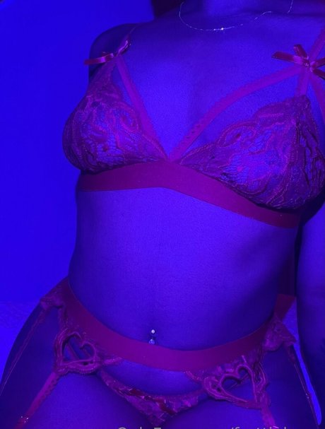 Nagie wyciekłe zdjęcie OnlyFans od Fruttieloom