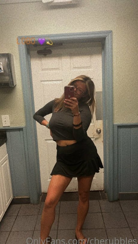 Alaston vuotanut OnlyFans-kuva Cherubbles