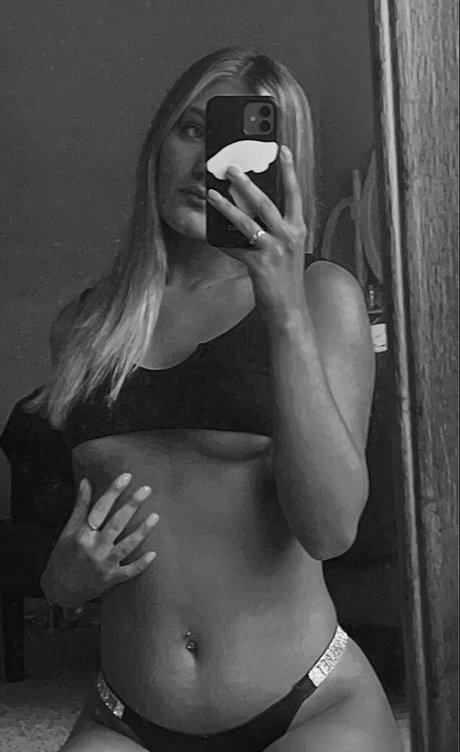 Alasti lekkinud OnlyFans-i pilt Kayley Duncan