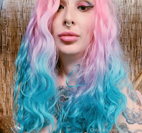 Queenrainifree