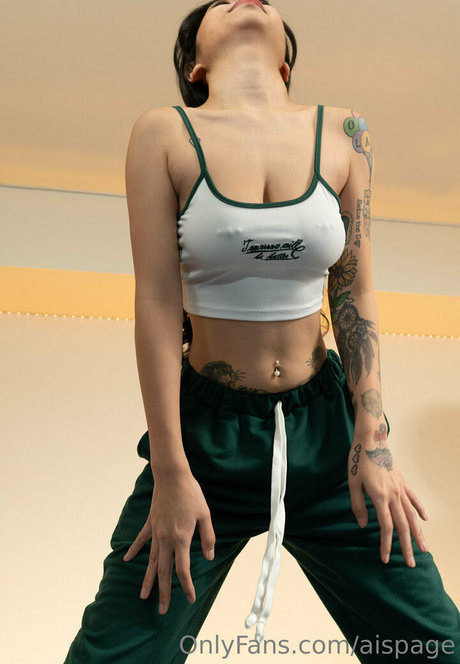 Alasti lekkinud OnlyFans-i pilt Aispage