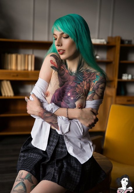 Naken läckt OnlyFans-bild av Hellyrite