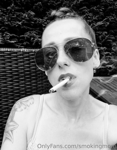 Smokingmom