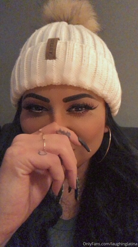 Foto desnuda filtrada de OnlyFans de Laughinglatina