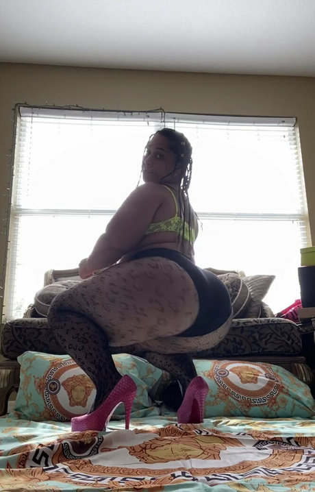 Naken läckt OnlyFans-bild av Teampinky