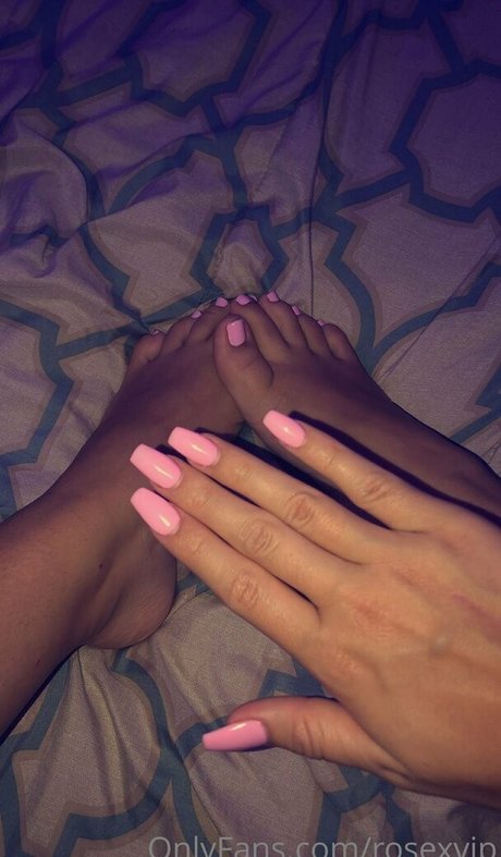 Yourgirlfriendrose