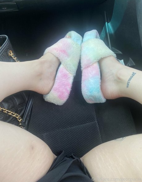Alasti lekkinud OnlyFans-i pilt Georgiarae