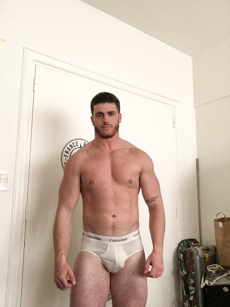 Обнаженная фотография утечки OnlyFans от Santiagoelissalt