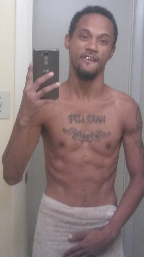 Naken läckt OnlyFans-bild av Big Dog
