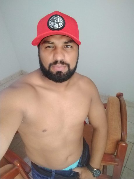Naken läckt OnlyFans-bild av Leonel Chirinos