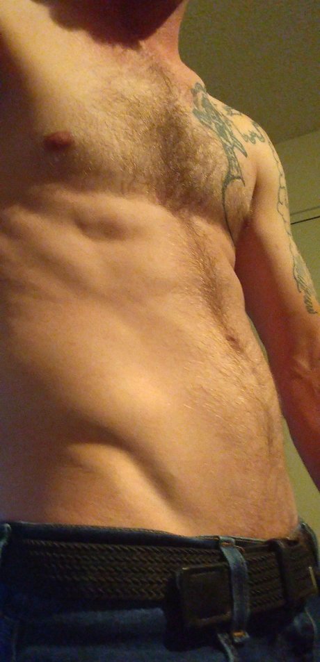 Naken läckt OnlyFans-bild av Xxxbadbradleyxxx