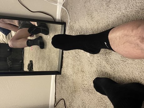 Naken läckt OnlyFans-bild av Otterfeet