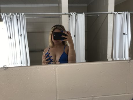 Naken läckt OnlyFans-bild av Santana Jam