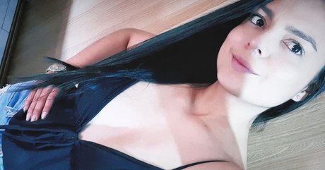 Nøgent lækket OnlyFans-billede af Yuyi