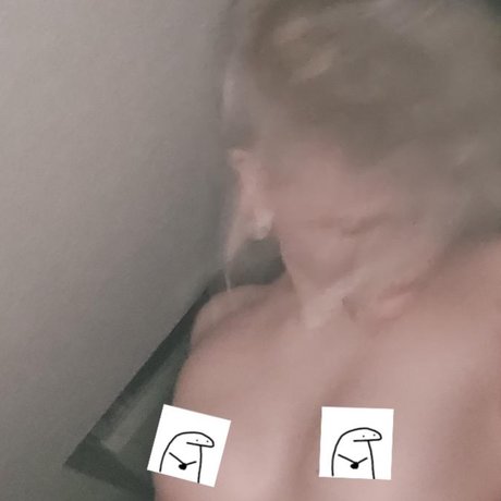Naken läckt OnlyFans-bild av Silver