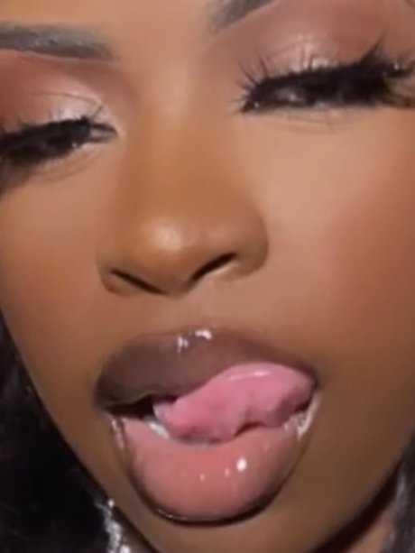 Naken läckt OnlyFans-bild av Bunny Tat