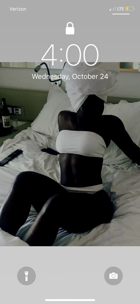 Naken läckt OnlyFans-bild av Parisbentleyy