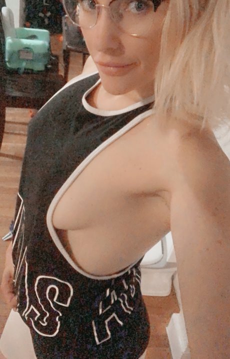 Naken läckt OnlyFans-bild av Victoria