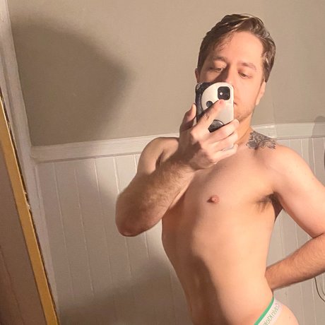 Naakte gelekte OnlyFans-foto van Scorpio Bro