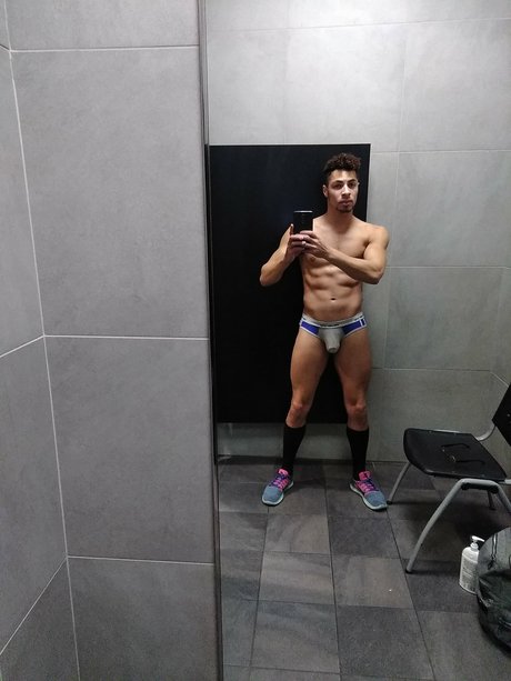 Nøgent lækket OnlyFans-billede af Dustin Overstreet