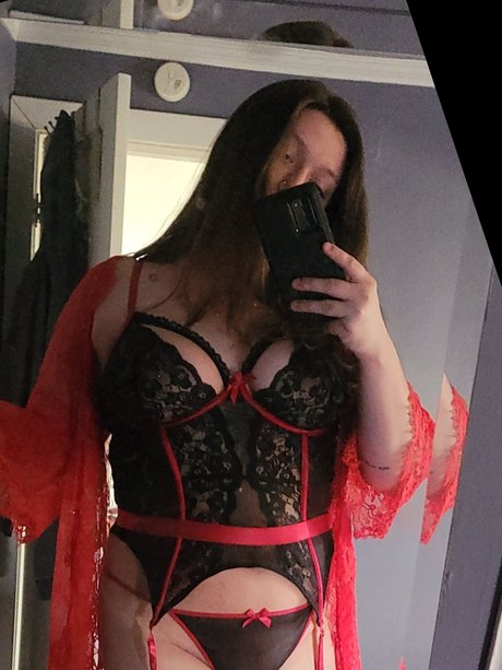 Обнаженная фотография утечки OnlyFans от Lulu Lacy