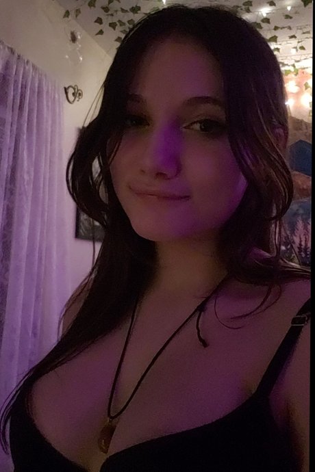 Naken läckt OnlyFans-bild av Indigo Layne
