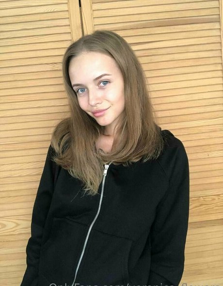Alasti lekkinud OnlyFans-i pilt Veronicaflowers