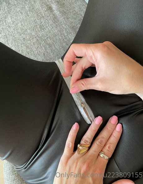 Nacktes geleaktes OnlyFans-Foto von Danishmommy