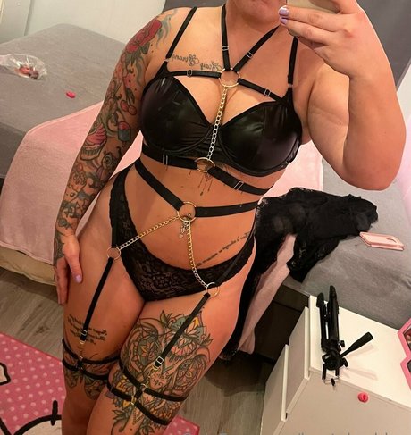 Bootybarbiee