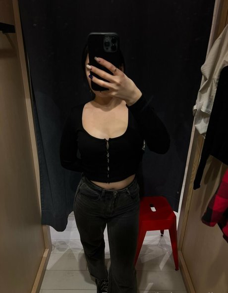 Nacktes geleaktes OnlyFans-Foto von Babyamaliaa