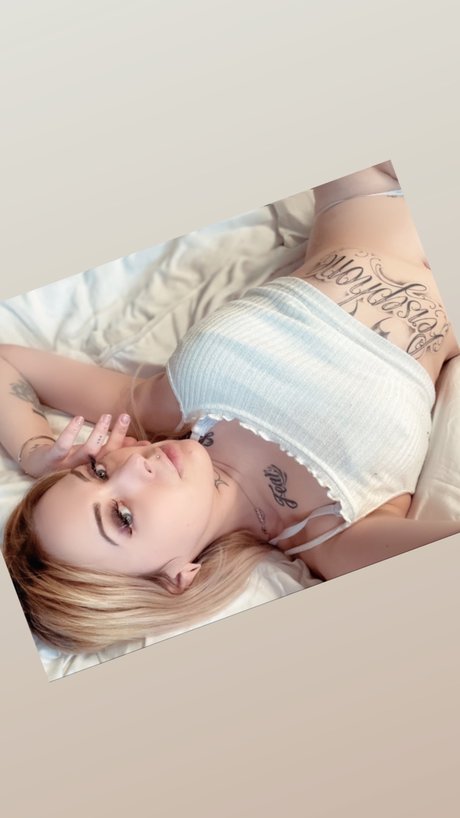 Foto nua vazada do OnlyFans de Mina