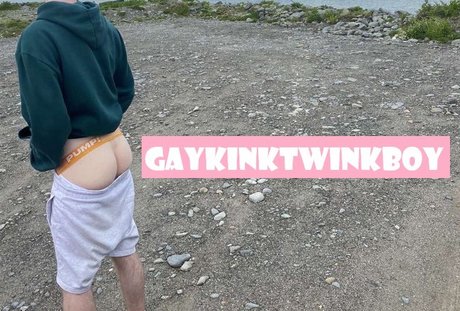 Обнаженная фотография утечки OnlyFans от Kinky Boy 