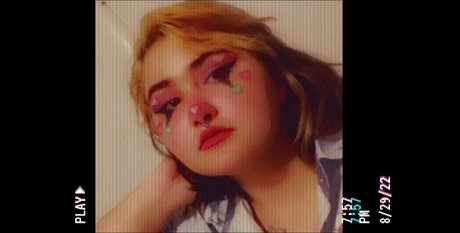 Naken läckt OnlyFans-bild av Lucie Hill