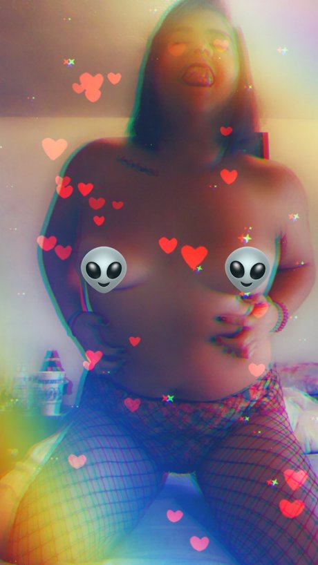 Naken läckt OnlyFans-bild av Maura Lee Karupt