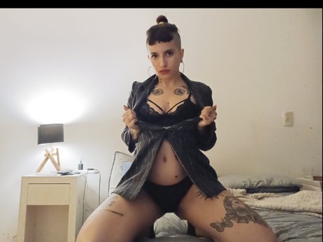 Naken läckt OnlyFans-bild av Senna The Goddess