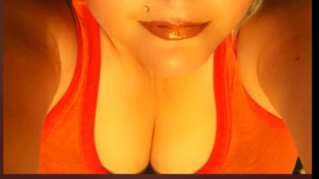Naken läckt OnlyFans-bild av Lena Bays