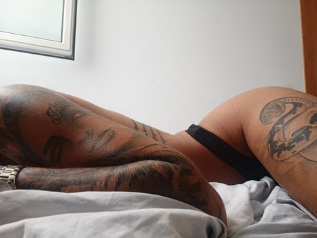 Naken läckt OnlyFans-bild av Morenita Bombon
