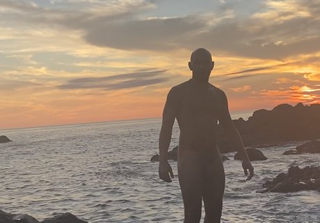 Naken läckt OnlyFans-bild av Victor